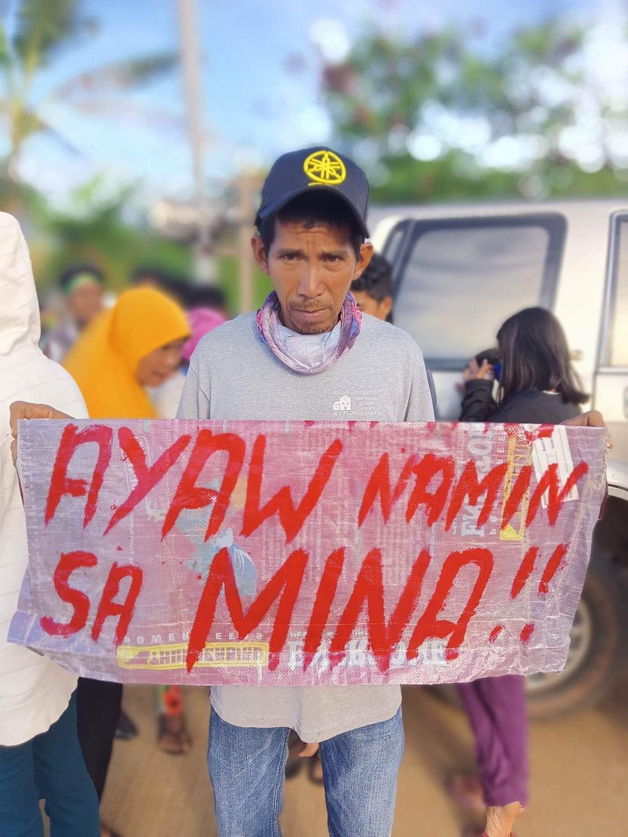 atm_philippines's tweet photo. TIGNAN: Nagsagawa ng Barikada Kontra Mina ang mga makakalikasang grupo sa harapan ng minahan sa Brookes Point Palawan, Sabado, Pebrero 18, 2023.
#NoToMiningInBrookesPointPalawan
#SavePalawan https://t.co/RqQknvik6D
