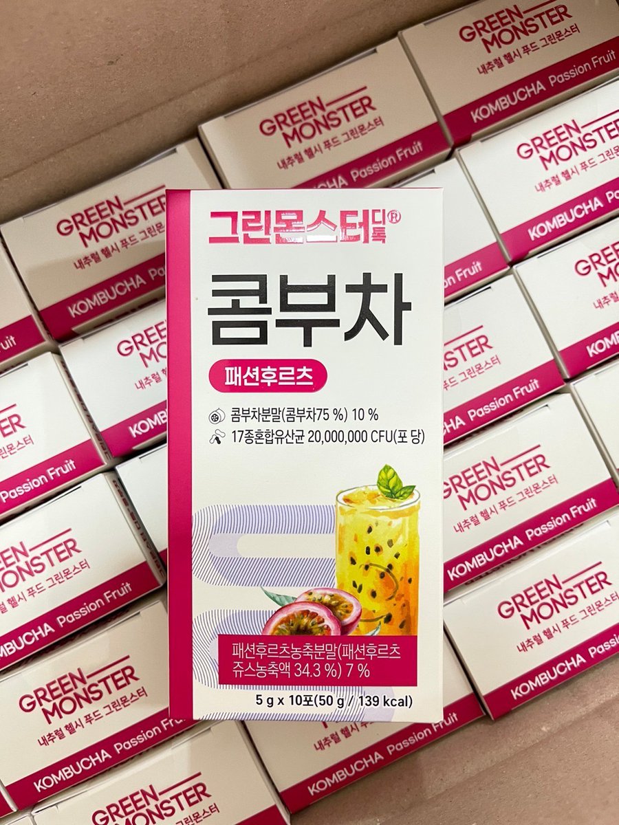 makeupchilli's tweet image. 💰ราคา 190 บาท 
🐰💜Green Monster D-Toc Kombucha คอมบุชา คอมบูฉะ ดีท็อก ปรับสมดุลลำไส้ ย่อยอาหาร 
📍1 กล่อง มี 10 ซอง 
พร้อมส่ง 4 รสชาติ
🍋 เลม่อน
🍊 ส้มเกรปฟรุ้ต
🍐 เสาวรส
🌺 ชบาทับทิม
#greenmonster #kombucha #dtoc
