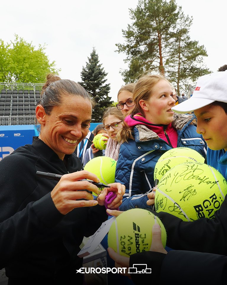 Eurosport_IT's tweet photo. Dal campo alla cabina di commento, tanti auguri alla nostra Roberta Vinci 🎾❤️

#EurosportTENNIS | #RobertaVinci https://t.co/0i6YyODIGt