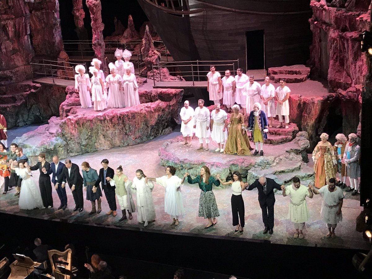 Anoche en <a href="/Teatro_Real/">Teatro Real</a> recuperación de #AquileinSciro, ópera de #Corselli, gracias al trabajo de <a href="/altorrente/">Álvaro Torrente</a> <a href="/ICCMU/">Instituto Complutense de Ciencias Musicales</a> ¡Enhorabuena! Fagioli <a href="/FContratenor/">Franco Fagioli - Contratenor</a>, indispuesto, no pudo actuar. Grandes actuaciones de <a href="/sabinapuertolas/">Sabina Puértolas</a> <a href="/francescaaspro/">Francesca Aspromonte</a> <a href="/IvorBolton/">Ivor Bolton</a>