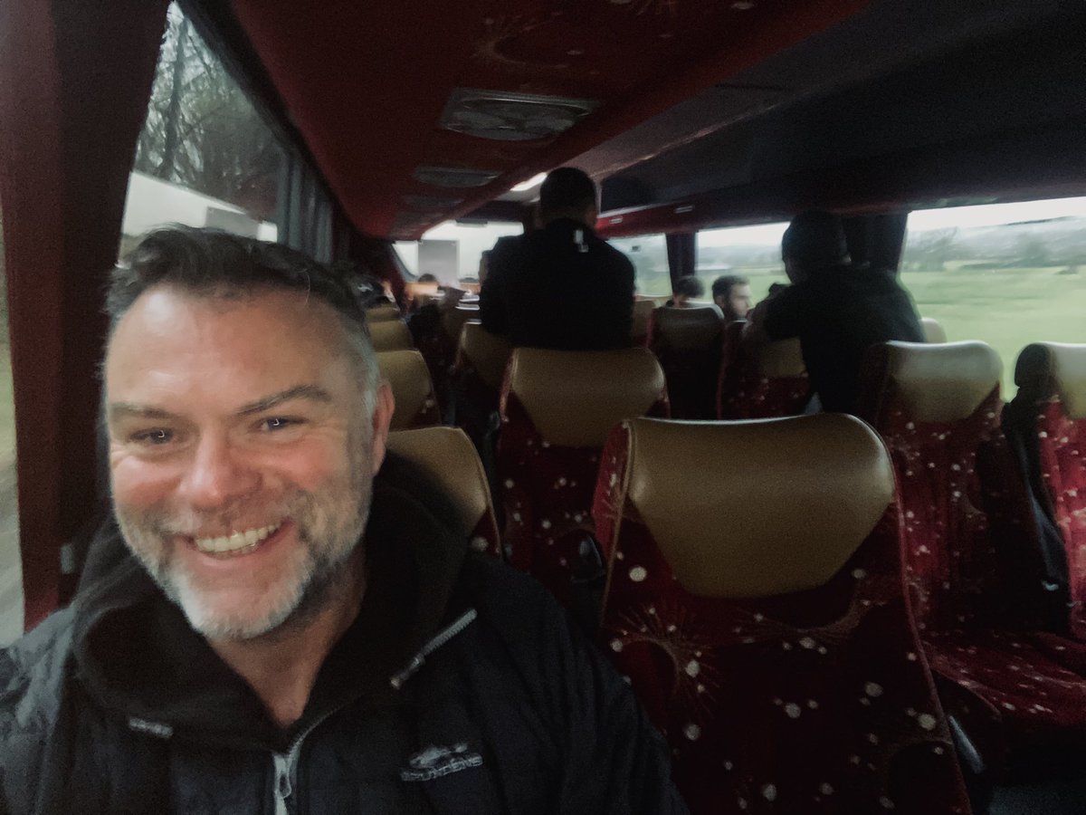 JulesLewisJones's tweet image. Pob Lwc i’r @scarlets_rugby yn erbyn @EdinburghRugby Heddiw!!! #Calon  Ar y bws j gefnogi @NantgaredigRFC yn erbyn @MilfordHavenRFC Dewch mlaen #teulunant !!!