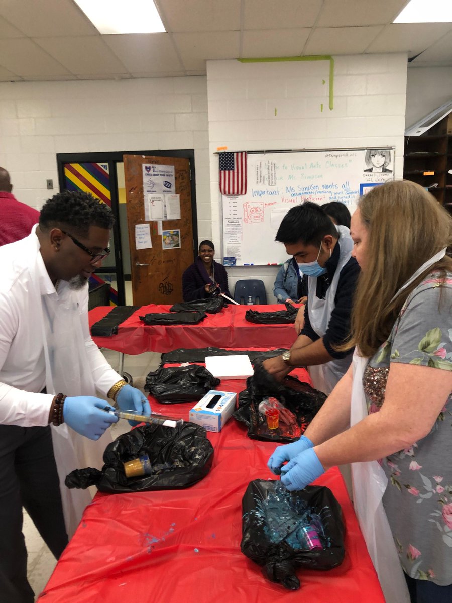 Invited: This week in Ms. Simpson’s Art Class, Administrators, Teachers, and Staff were invited to participate in an acrylic pour modern art project. This was such a great experience and we cannot wait to see the final results! #ViperPride