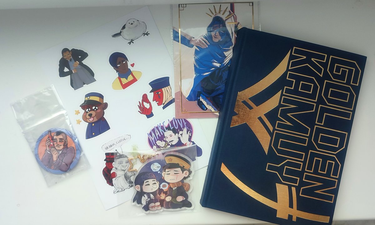 ksiezniczkaolya's tweet photo. Today I got my copy of #GKBOOK and incredible happy about everything, starting from quality of printing and merch and ending with cover designs!
Thanks to Lobster team, @rodstrupe_vogel and @ontsider, for hosting such cool projects, I was happy to work with you both! https://t.co/k2VfJ8Hwqj