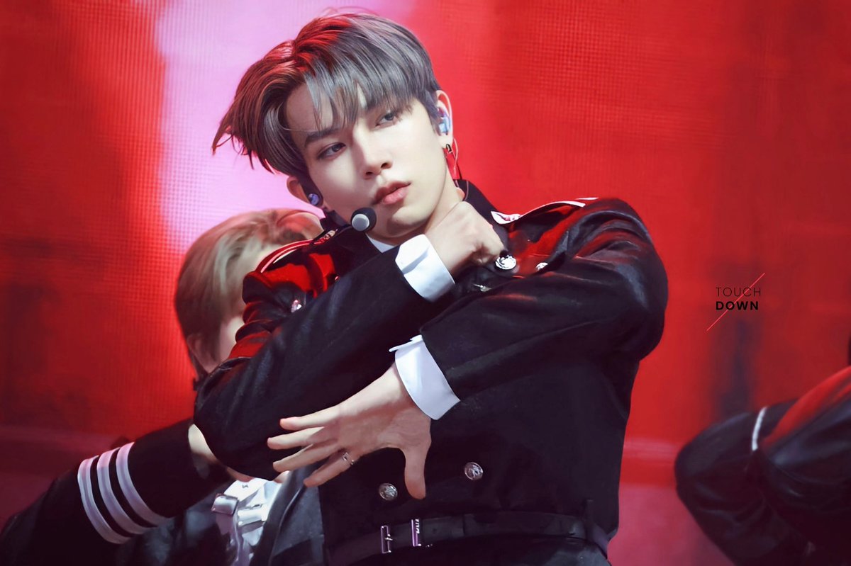 TOUCH•DOWN tweet media