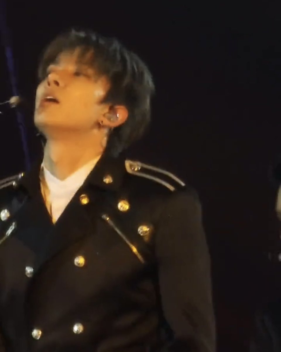 archiveoflhs's tweet photo. heeseung have mercy 😳 https://t.co/ErIFGEYJAQ