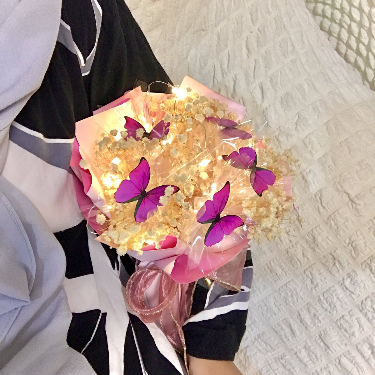 de_helianthus's tweet photo. Eternal bouquets for eternal soulmates! 🦋❤️ https://t.co/l5eRcD4c2F