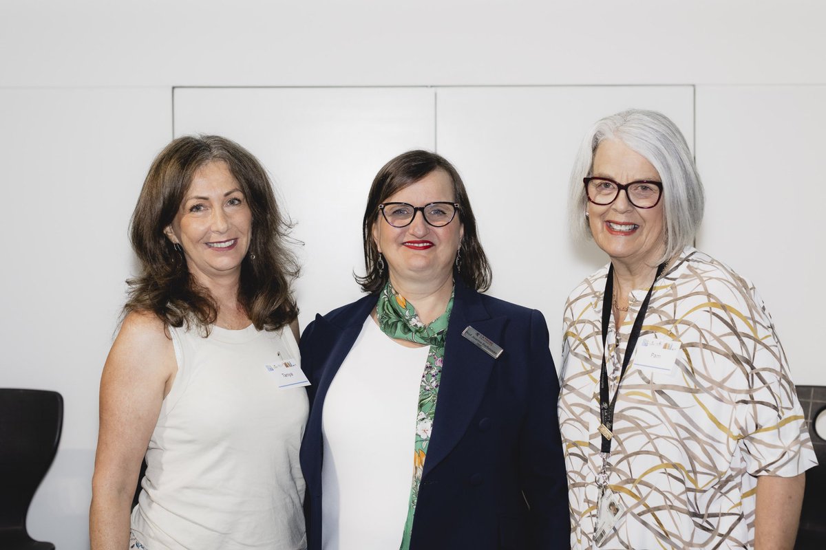 Another highlight of ⁦<a href="/SharingBestPrac/">Sharing Best Practice</a>⁩ #Bendigo today was having the ⁦<a href="/latrobe/">La Trobe University</a>⁩ Education Dean officially open the event and speak on #ITE changes at La Trobe in the learning/reading sciences space. Invaluable support to ⁦<a href="/tserry2504/">Tanya Anne Serry PhD</a>⁩ and me &amp;
the #SOLARLab 📚