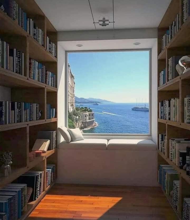 Umberto Eco scrisse “I libri si rispettano usandoli, non lasciandoli stare.”

Quale libro stai leggendo? 📚