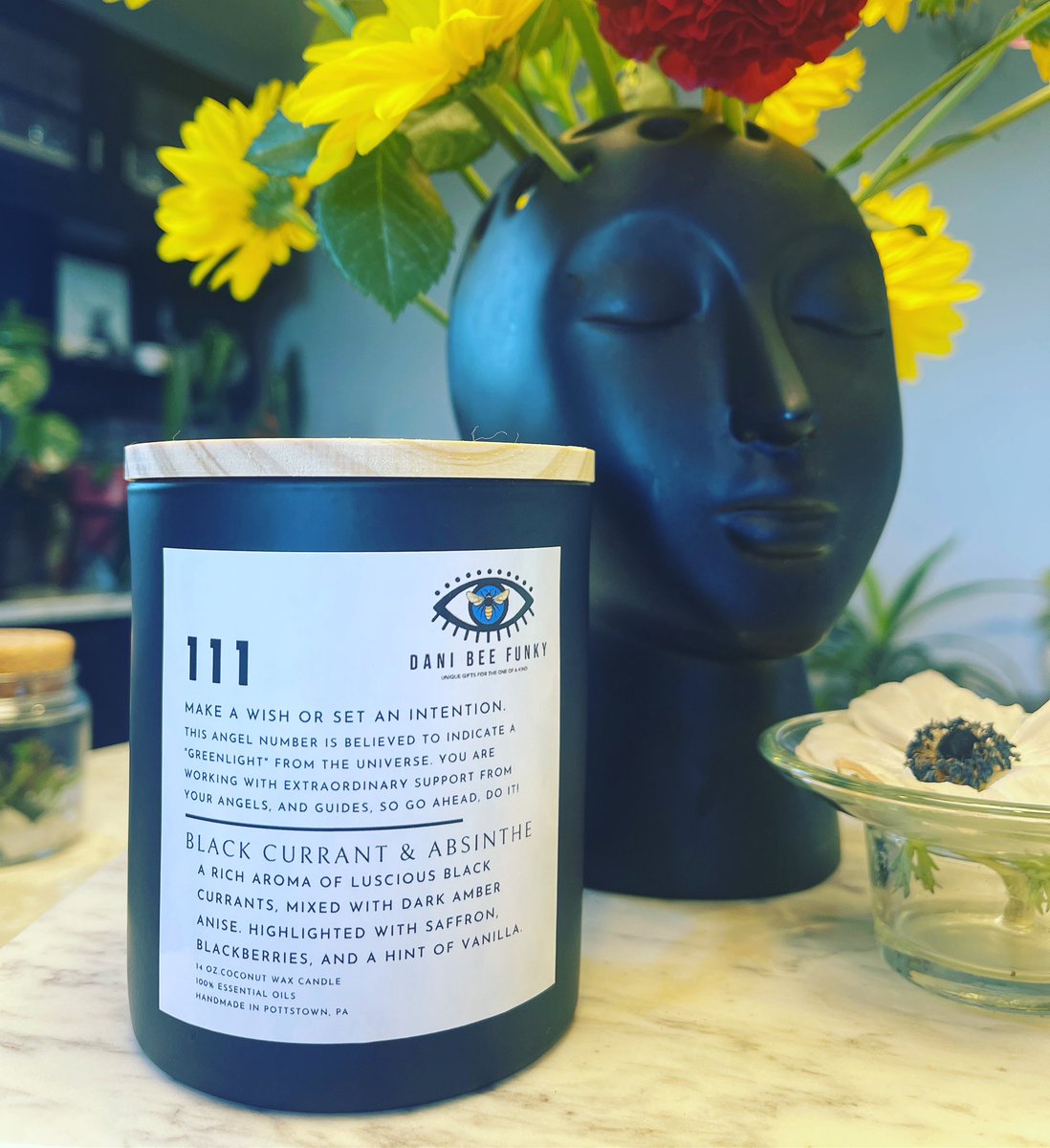 DaniBeeFunky's tweet photo. 111 Make a wish or set an intention. 
This angel number is believed to indicate a "greenlight" from the universe. You are working with extraordinary support from your angels, and guides, so go ahead, do it! #angelnumbers #111 #handmade #candle #danibeefunky #pottstown https://t.co/62f43QtAdS