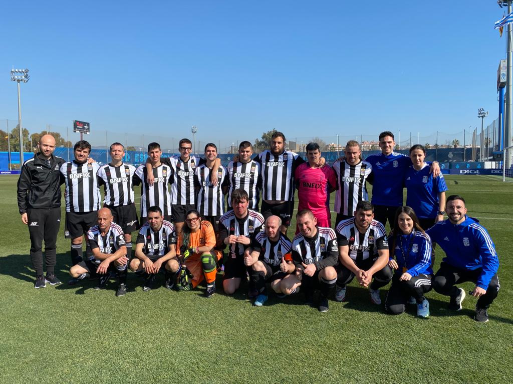 FCC_Cantera's tweet photo. GENUINE | Primer partido de la mañana, compartiendo experiencias frente a @UDLP_Oficial 

😍🤍🖤

#CompartirAntesQueCompetir https://t.co/aA6v2GOxhH