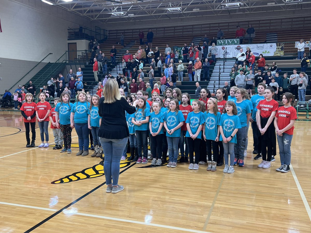 JamesHood1984's tweet photo. Our Singing Peacocks, along with their Clearfield friends, did an amazing job on the National Anthem last night! Big thanks to Mrs. Hargis for arranging this opportunity for them! https://t.co/QBwbfVfYWU