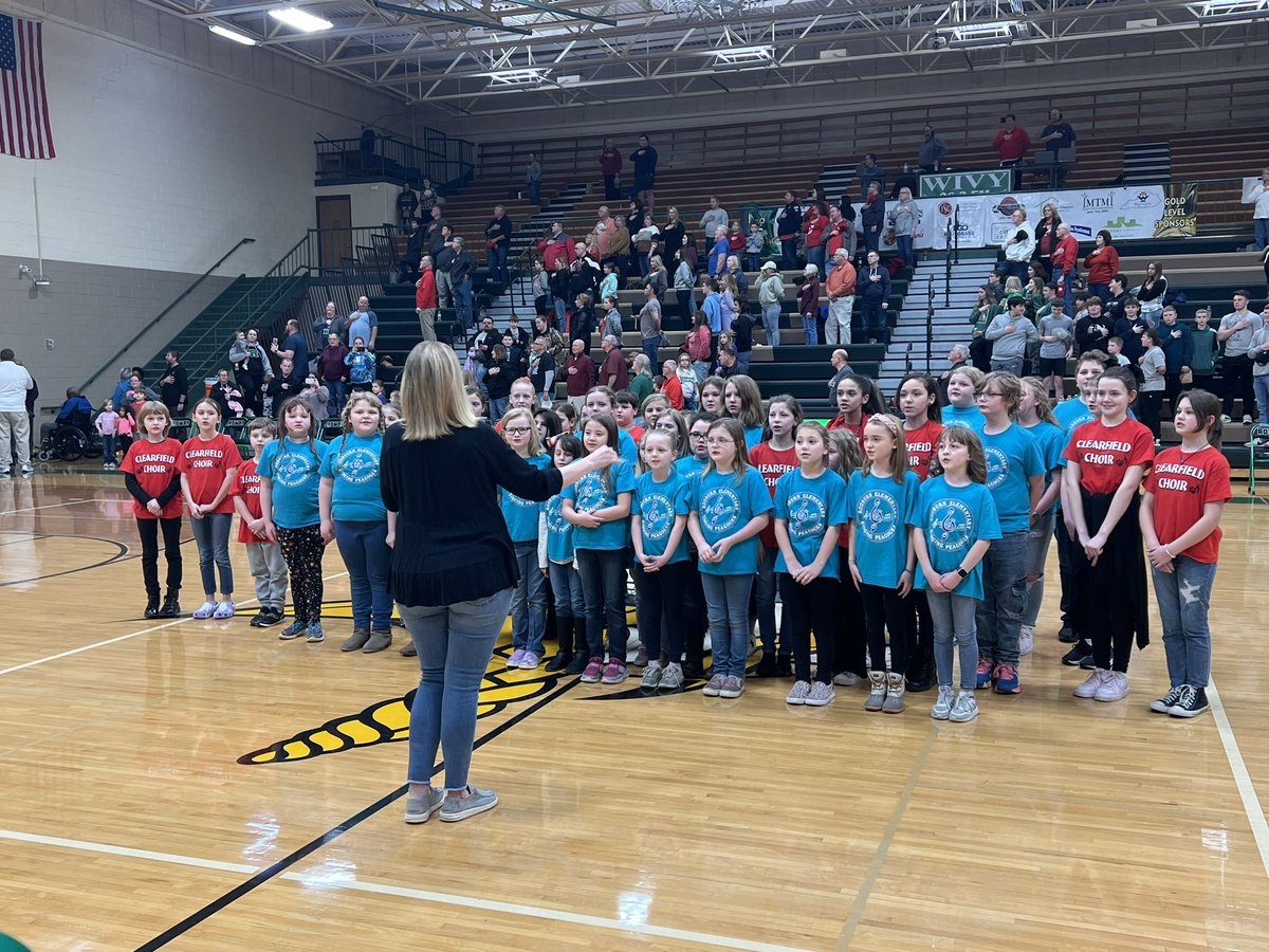 JamesHood1984's tweet photo. Our Singing Peacocks, along with their Clearfield friends, did an amazing job on the National Anthem last night! Big thanks to Mrs. Hargis for arranging this opportunity for them! https://t.co/QBwbfVfYWU