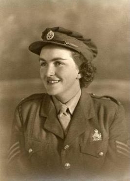 nico_lala's tweet photo. Yesterday I had the joy of attending Rena Stewart’s 100th Birthday.

A German linguist, Stewart worked at @bletchleypark in Hut 3, the German Book Room, 44-45. 

At the end of the war she was posted to Germany as a translator. There, she was tasked with translating Hitler’s will. https://t.co/LFcdckQFVo
