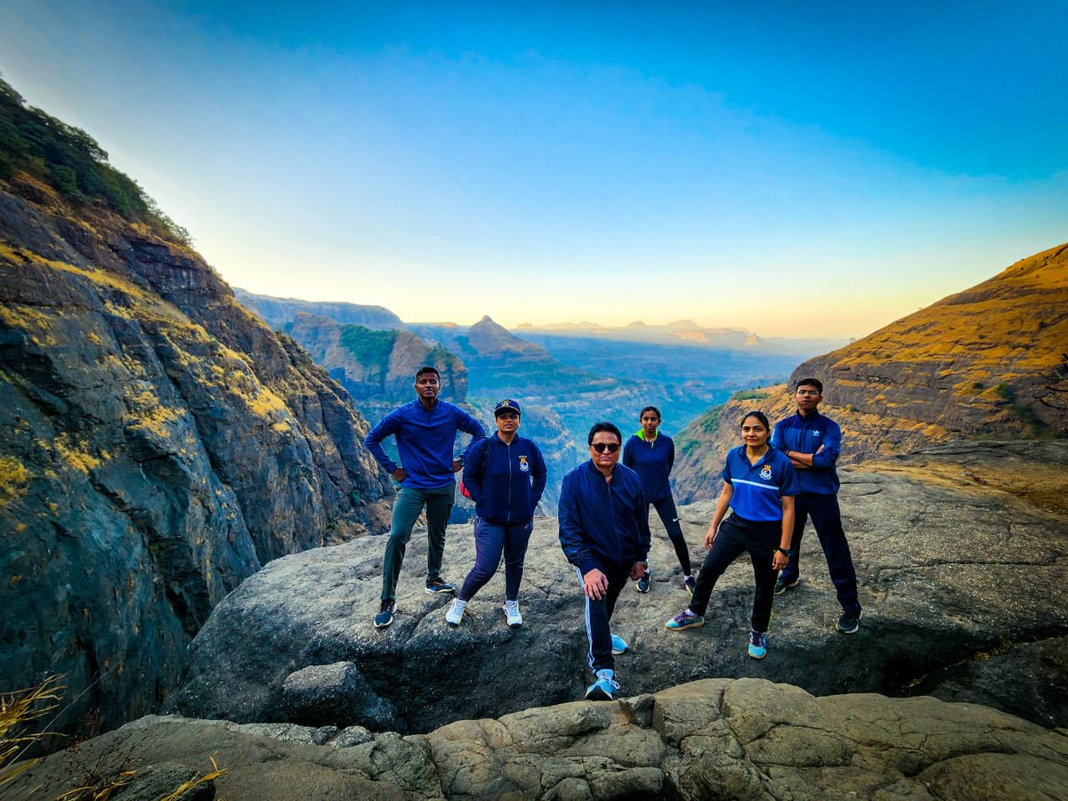 IN_INSShivaji's tweet photo. Hiking in Sahyadri Hills
The Shivaji Way...
#StrongNavy
#strongertogether
@IN_HQSNC
@PRODefPune
@IndiannavyMedia https://t.co/3mjg3fOiwm