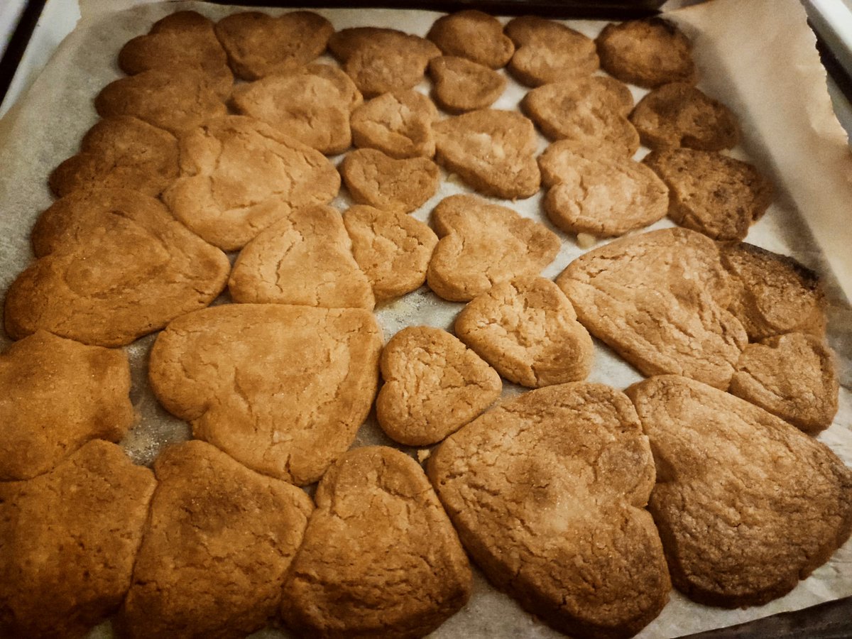 NicoleC_OT's tweet photo. Second time round works a charm? Think our baking skills need some work  @Flo_Genis https://t.co/UY9Bz1L2iO
