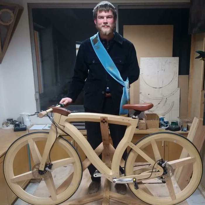 thestereotomist's tweet photo. At just 22 years old, Augustin Vanacker spent over 880 hours to create this incredible, fully functional, wooden bicycle. He used different wood species depending on the desired flexibility or rigidity and installed all the working hardware himself. 
#stereotomy https://t.co/thWnYQeJdw