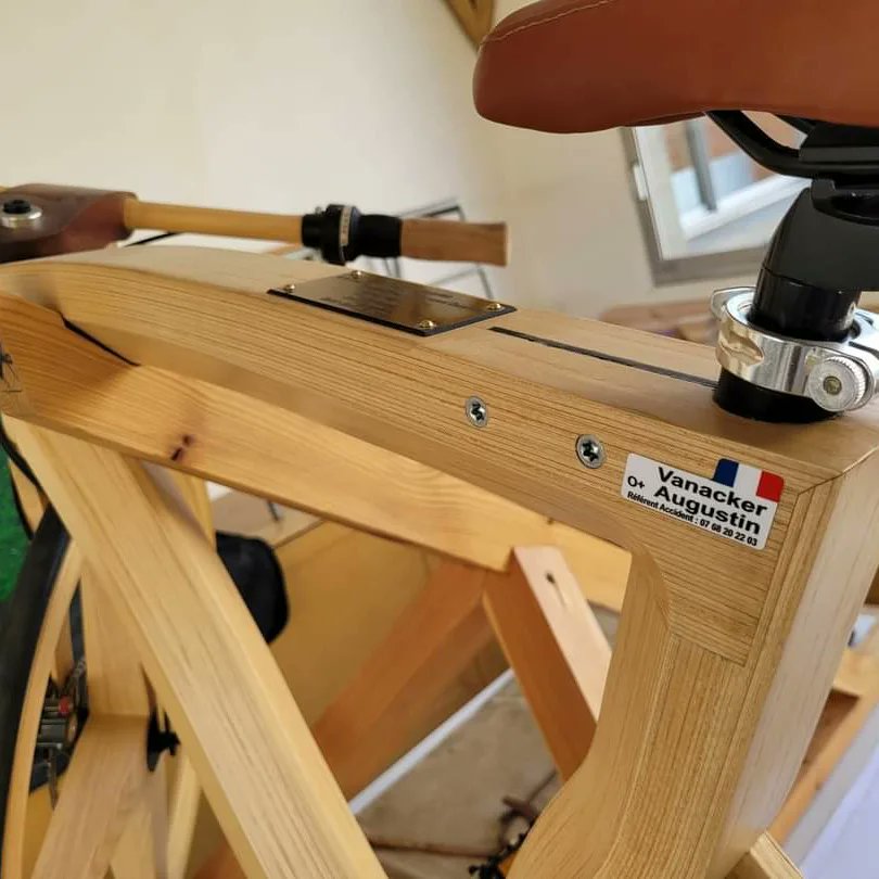 thestereotomist's tweet photo. At just 22 years old, Augustin Vanacker spent over 880 hours to create this incredible, fully functional, wooden bicycle. He used different wood species depending on the desired flexibility or rigidity and installed all the working hardware himself. 
#stereotomy https://t.co/thWnYQeJdw