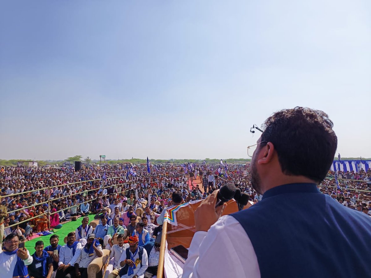 BhimArmyChief's tweet photo. राजस्थान में आजाद समाज पार्टी का० (भीम आर्मी) सभी सातों संभागों में समाजिक न्याय सम्मेलन करेगी। इस क्रम में पहला सम्मेलन आज कोटा संभाग के नैनवा तहसील में संम्पन हुआ। सातवें सम्मेलन को पार्टी समाजिक न्याय महासम्मेलन के रूप जयपुर में पूरी ताकत से करेगी। जय भीम, जय भारत। https://t.co/VPyiWCeQVJ