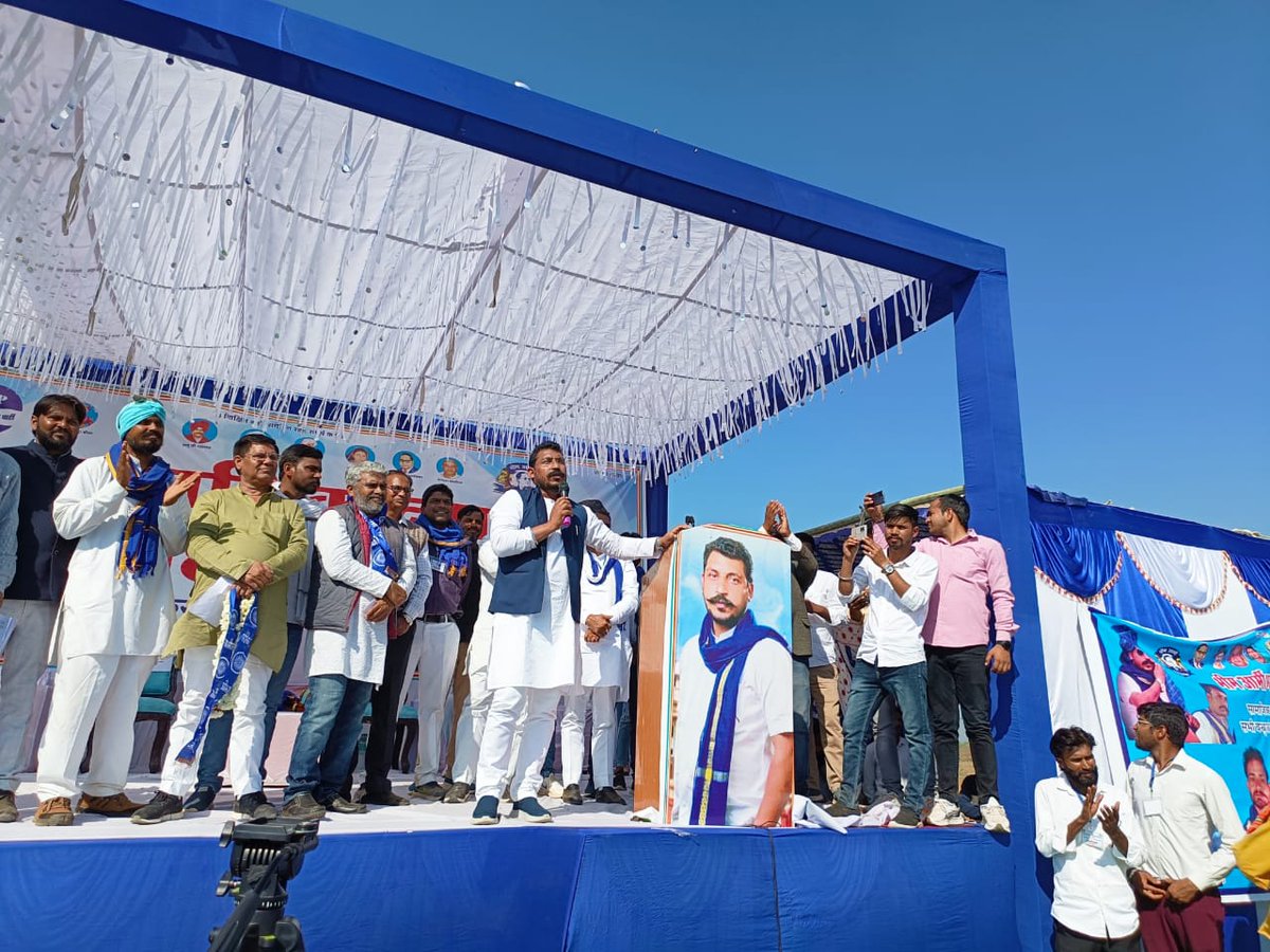 BhimArmyChief's tweet photo. राजस्थान में आजाद समाज पार्टी का० (भीम आर्मी) सभी सातों संभागों में समाजिक न्याय सम्मेलन करेगी। इस क्रम में पहला सम्मेलन आज कोटा संभाग के नैनवा तहसील में संम्पन हुआ। सातवें सम्मेलन को पार्टी समाजिक न्याय महासम्मेलन के रूप जयपुर में पूरी ताकत से करेगी। जय भीम, जय भारत। https://t.co/VPyiWCeQVJ