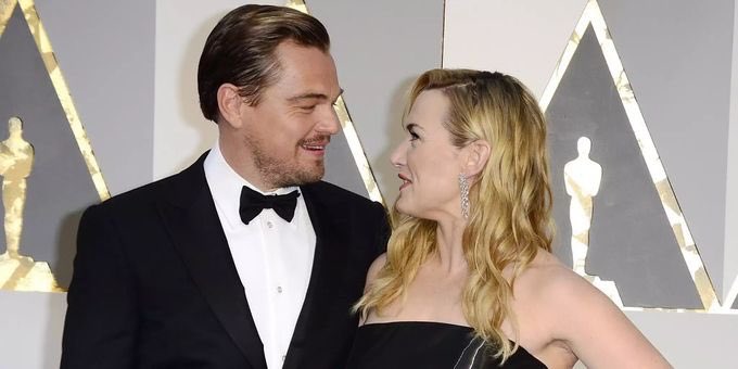 danielmmantilla's tweet photo. Se van a cumplir 25 años de los Oscar de ‘Titanic’, la gala más vista en la historia de los premios (y de cualquier premio). 

¿Puede, por favor, dejar de renegar Leonardo DiCaprio y presentar el Oscar a Mejor Película con Kate Winslet? https://t.co/BWH4Pkezde