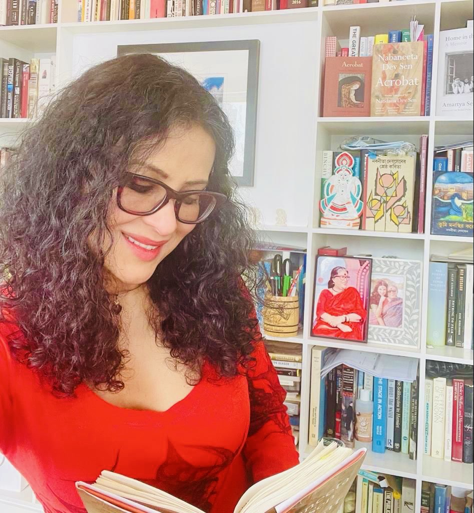 I arrived in college w/ my Saraswati & 2 suitcases, one filled w/ books, the other w/ sweaters smelling of naphthalene. Most of those #books are still on my shelf.

What are you #reading this #weekend 
📚❤️

#bookwormforlife #readinglove #memories #weekendvibes #saturdaythoughts