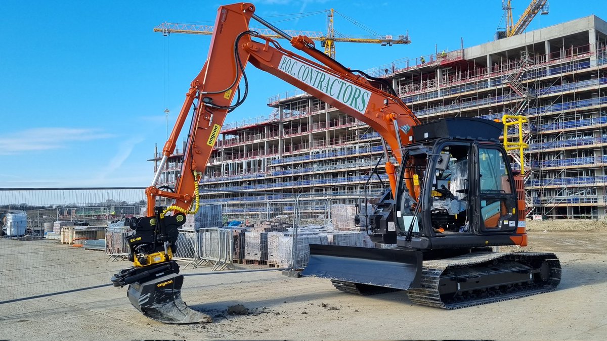 Engcon UK Ltd (@engcon_uk) on Twitter photo Recent handover we did with our colleagues from <a href="/hitachi_uk/">Hitachi Construction Machinery UK</a> this stunning ZX135US-7 fully loaded with Engcon EC214, QS60 hitch with DC2 controls. Many thanks to P.O.C. Contractors Ltd for their investment. 🟡⚫️ #Engcon #EC214 #Tiltrotator #DC2 #ECOil #Hitachi #ZX135US #7Series Recent handover we did with our colleagues from <a href="/hitachi_uk/">Hitachi Construction Machinery UK</a> this stunning ZX135US-7 fully loaded with Engcon EC214, QS60 hitch with DC2 controls. Many thanks to P.O.C. Contractors Ltd for their investment. 🟡⚫️ #Engcon #EC214 #Tiltrotator #DC2 #ECOil #Hitachi #ZX135US #7Series