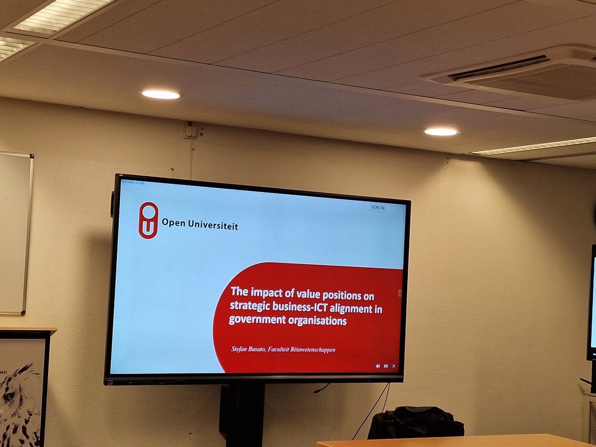 JacquelineB_Me's tweet image. Extremely proud moment! Congratulations to my husband for an amazing defence of his Master's thesis yesterday in Utrecht (8/10). We are now not only a double MBA couple, but now also an MSc.
🎊🎊🎊
#COVIDProjects #LongSufferingWife #ProudOfHubby