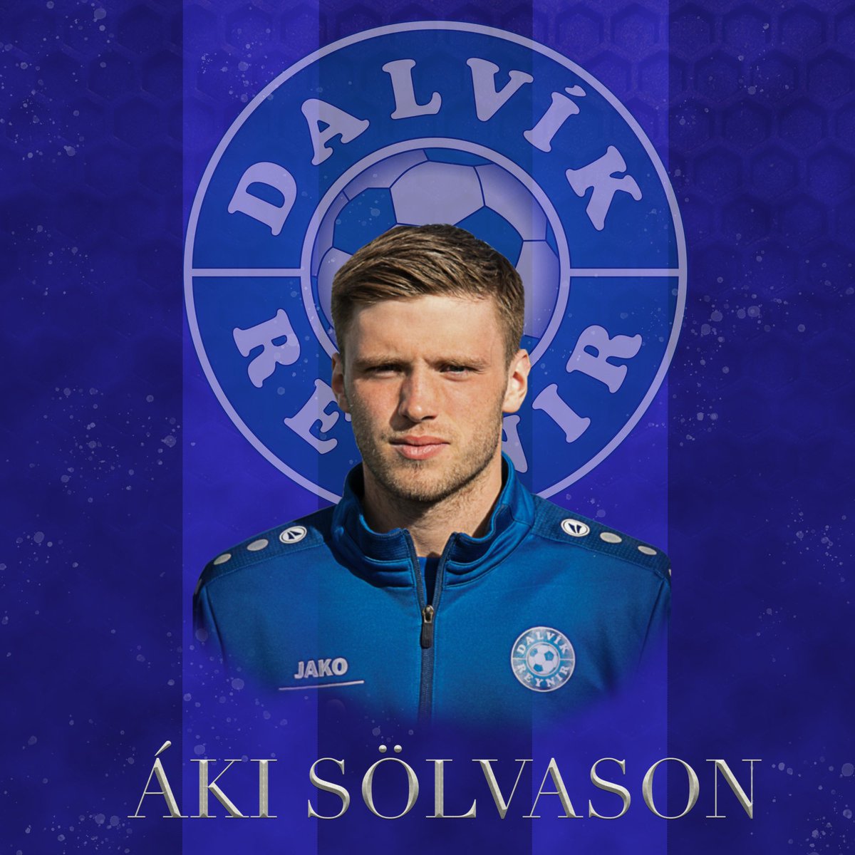 Þær frábæru fréttir voru að berast að sóknarmaðurinn Áki Sölvason hefur gert tveggja ára samning við Dalvík/Reyni.Áki, sem er uppalinn KA maður, lék á síðasta tímabili með völsungi og var markahæsti leikmaður 2. deildar með 17 mörk í 21 leik. Bjóðum áka innilega velkomin í blátt