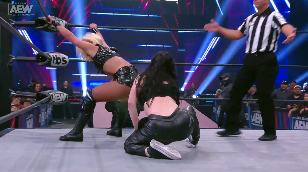 Shenbolte's tweet photo. is this the lowkey way of @AEW telling us that this match on #AEWDynamite this week stunk? #botchamania https://t.co/WSipsy73TC