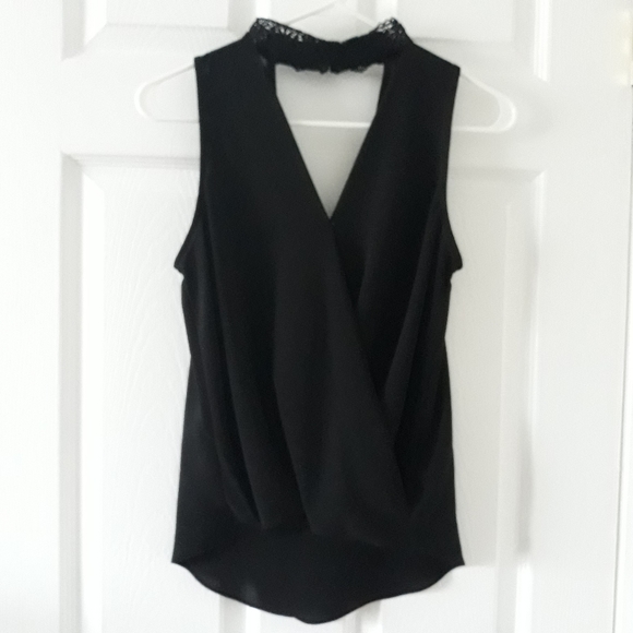 SuziWagner1's tweet photo. So good I had to share! Check out all the items I'm loving on @Poshmarkapp #poshmark #fashion #style #shopmycloset #byby #misssixty #fornarina: https://t.co/XYqiEGEADv https://t.co/Uk1EamXaXV