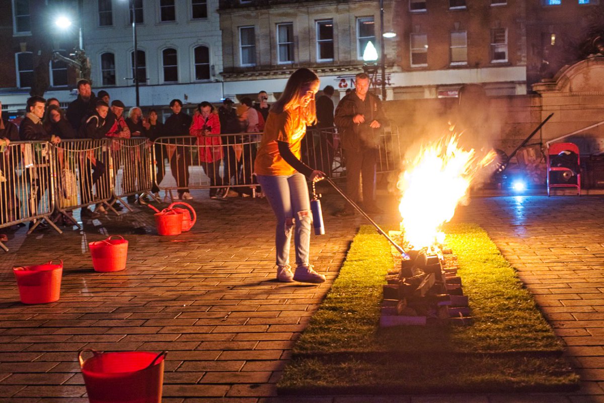 fsmschool's tweet photo. A huge well done to our Director of Music Miss Green, for her incredible bravery yesterday evening, in taking on the @SalisburySHC Fire Walk in Salisbury's Guildhall Square.
Read more and see the vid here - https://t.co/Ff1MawKbVk
#firewalk #charity #fsmfamily https://t.co/Ye9EAMl46M