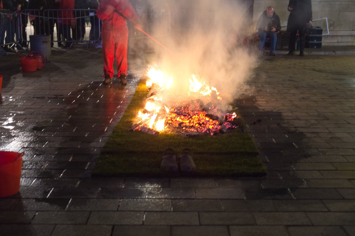 fsmschool's tweet photo. A huge well done to our Director of Music Miss Green, for her incredible bravery yesterday evening, in taking on the @SalisburySHC Fire Walk in Salisbury's Guildhall Square.
Read more and see the vid here - https://t.co/Ff1MawKbVk
#firewalk #charity #fsmfamily https://t.co/Ye9EAMl46M