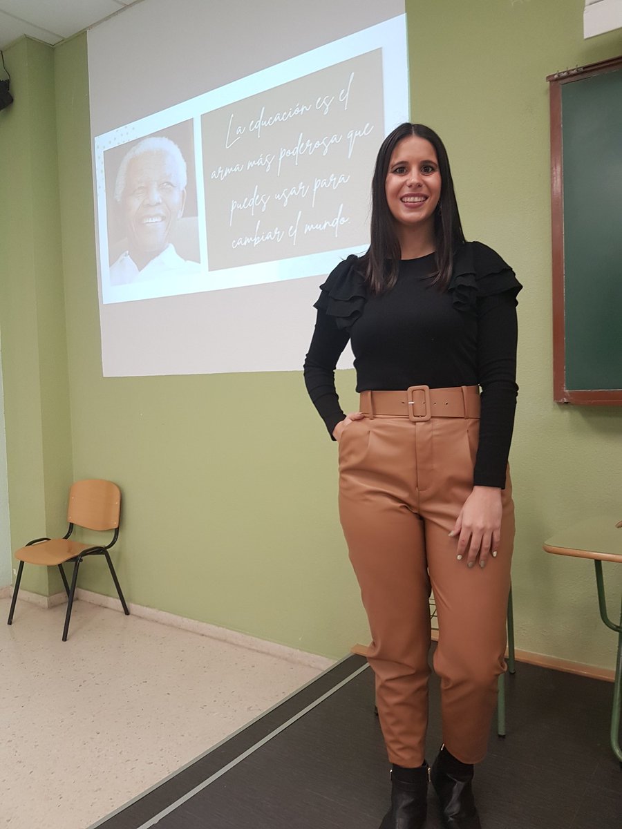 Interessant taller d'Anàlisi de les situacions d'aprenentatge a càrrec de Marina Pérez Lloret (economarina).

#jornada
#aadeseconomia
#jornadasandaluzasenseñanzaeconomia
<a href="/Economarina/">Marina Pérez Lloret</a>