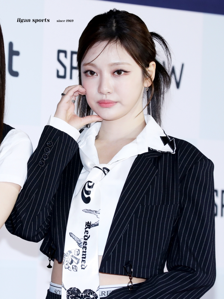 230218 에스파 닝닝 써클차트 레드카펫

닝닝이🐈‍⬛
 
📸 isplus.com/article/view/i…

#닝닝 #NINGNING
#에스파 #aespa
#써클차트뮤직어워즈