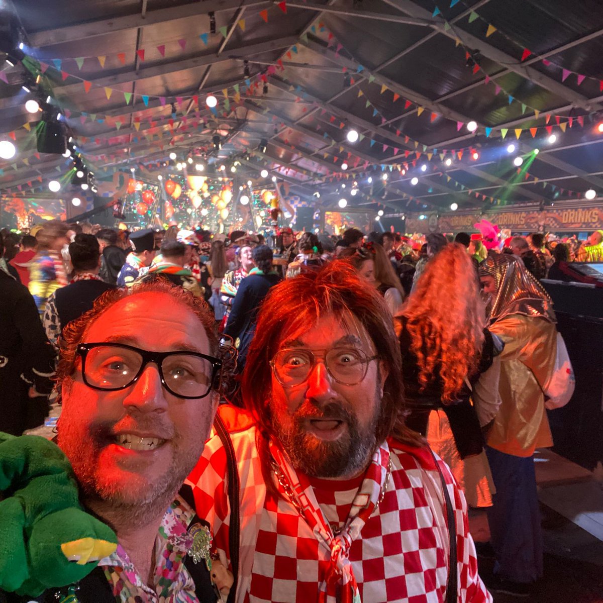 A3Compen's tweet image. De Invaller tijdens 3 uurkes vurraf @omroepbrabant #fijnfisjenie #roeptoetgat