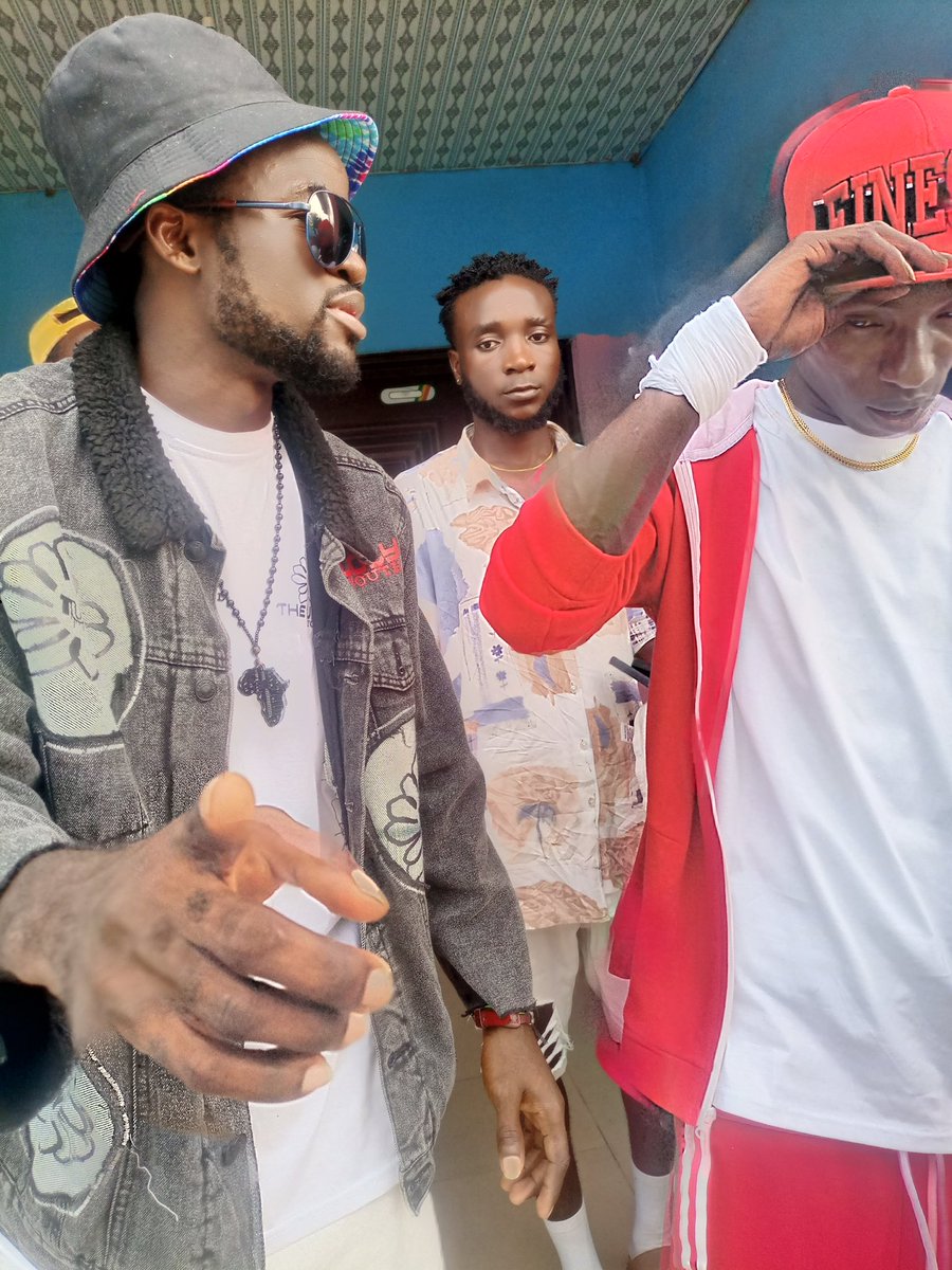 adotk_gh's tweet photo. Nineties settings weekend vibes,this year shall be great…!
#my_time
Patapaa Gh
#Styled_by_Theuglyouth https://t.co/fXmOXPN9Sp