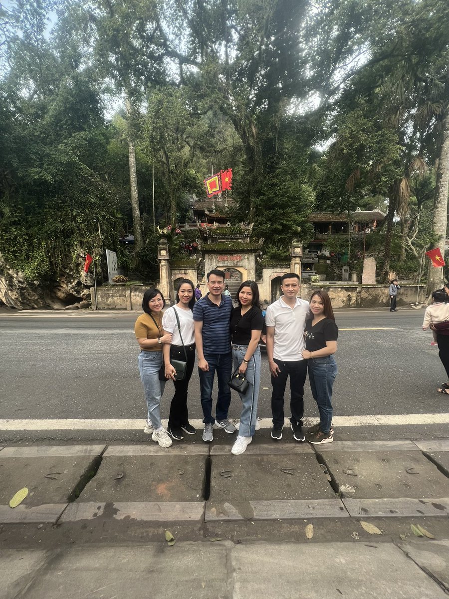 Phando83's tweet photo. Lễ chùa! https://t.co/xLf9Kz17FR