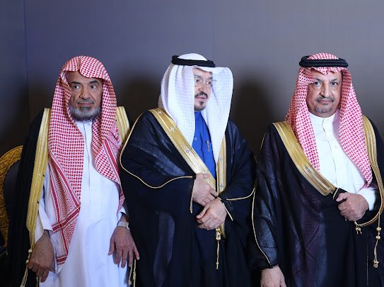 alshaep0's tweet photo. #ذكريات_حي_الملز

صور لمناسبة زواج الشاب /
عبدالله بن فهد اليحيي 
على كريمة الأستاذ / 
أحمد العلي السعيد ،
و الذي أقيم بقاعة المقصورة بالرياض يوم الثلاثاء 
23 رجب 1444هـ 
( الف مبروك ، و بارك الله لهما و بارك عليهما و جمع بينهم في خير ) .
🌺🌸🌺🌸 https://t.co/UKVgzdyCr6