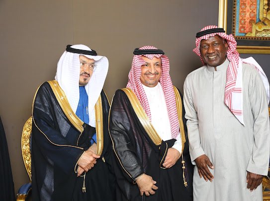 alshaep0's tweet photo. #ذكريات_حي_الملز

صور لمناسبة زواج الشاب /
عبدالله بن فهد اليحيي 
على كريمة الأستاذ / 
أحمد العلي السعيد ،
و الذي أقيم بقاعة المقصورة بالرياض يوم الثلاثاء 
23 رجب 1444هـ 
( الف مبروك ، و بارك الله لهما و بارك عليهما و جمع بينهم في خير ) .
🌺🌸🌺🌸 https://t.co/UKVgzdyCr6