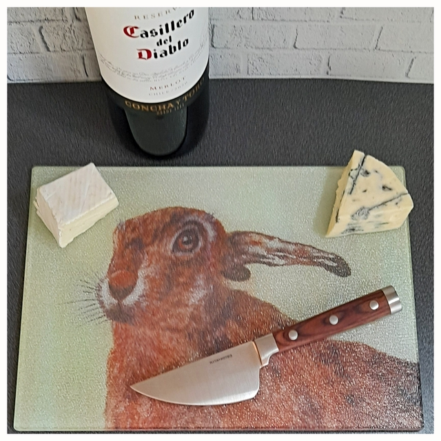 kblacey's tweet photo. Welcome the Spring with this glass cheese or chopping board. A lovely feature for any kitchen and make a great gift too. https://t.co/rXyLK90Uoz
#UKGiftHour #UKGiftAM #hares #kitcheware #MHHSBD https://t.co/OVn69BByiz