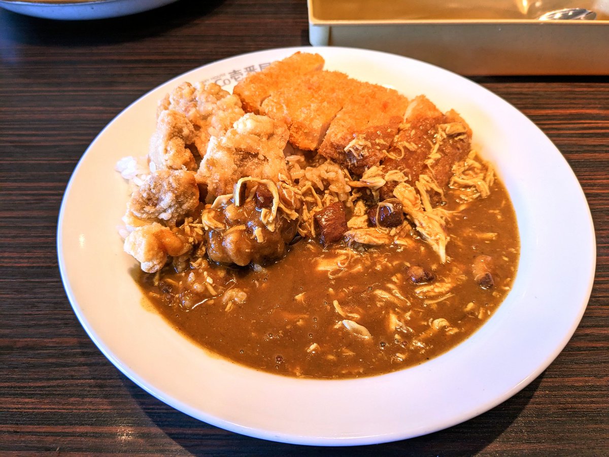 0672Mai's tweet photo. 初CoCo壱番屋🍛

嬉しくてトッピングし過ぎ🤣 https://t.co/gaAeUjgUF5
