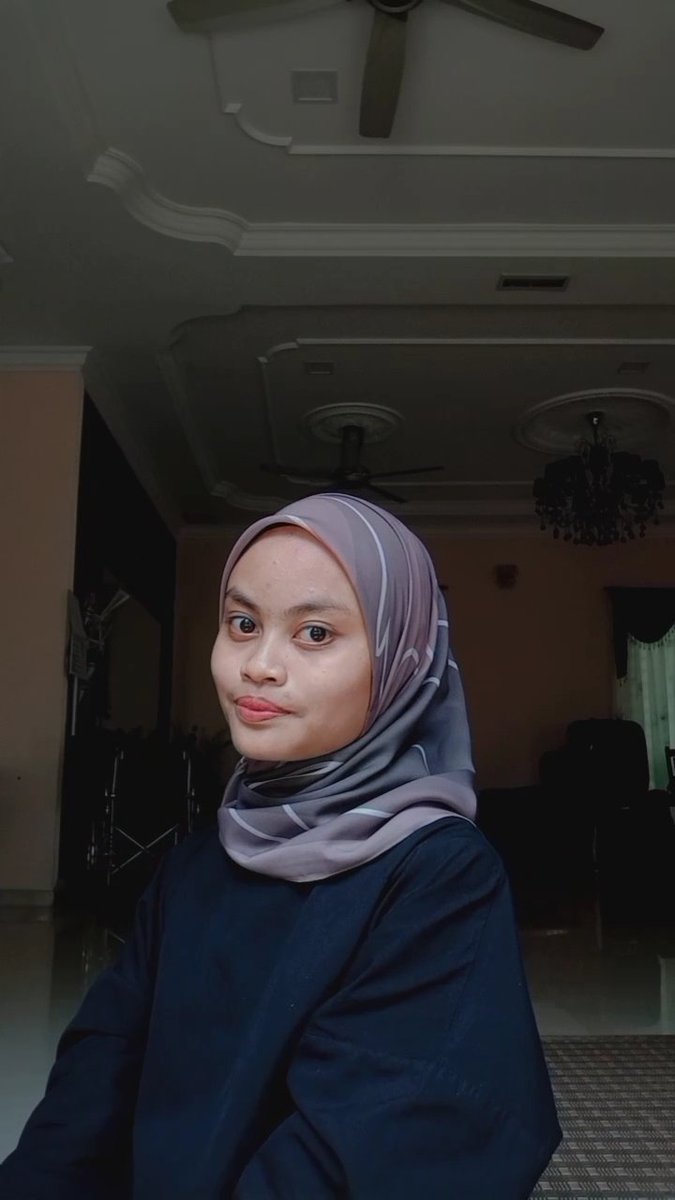 tudungfiqa's tweet photo. Me in macchiato today✨ #CoffeeEdition
Today kerja half day pakai tudung cotton ni sangat selesa. Material dia so nice. Berbaloi sangat grab this collection ❤️ design dia pun minimalist and I love it.
Walaupun pagi tadi terkantoi dengan my mom beli tudung baru😂 https://t.co/jcxeZCBuAY