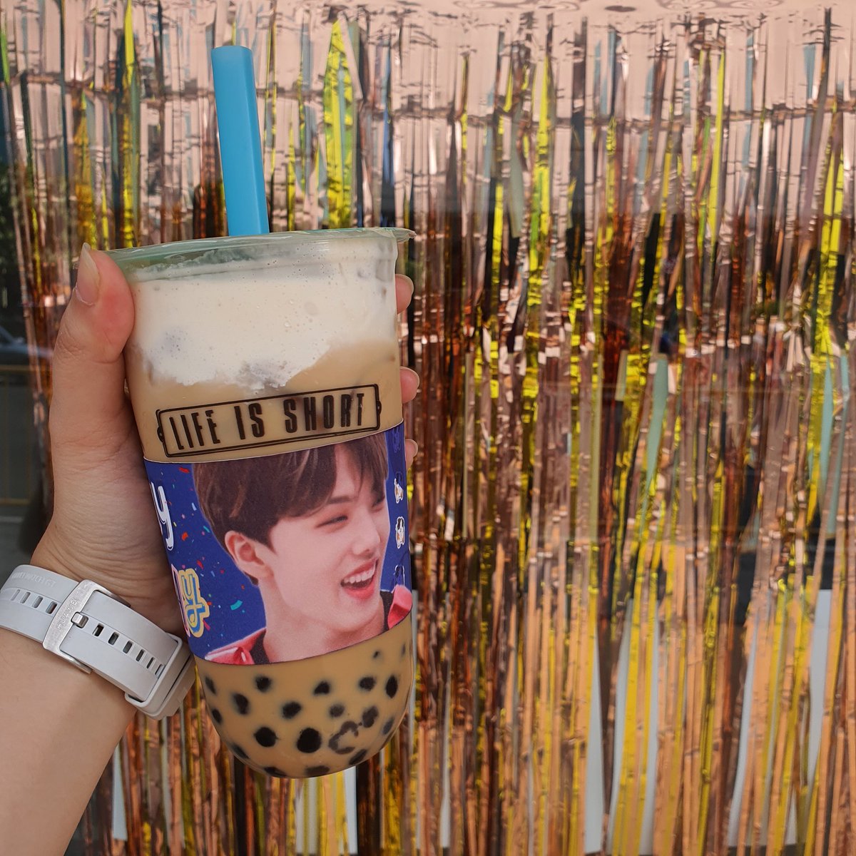 _bakingbacon's tweet photo. thank you for hosting this event @geventsph!! >< didn't expect to win an emblem kaya I was so happy and excited for this HAHA <33 https://t.co/xoFpKHUrak
