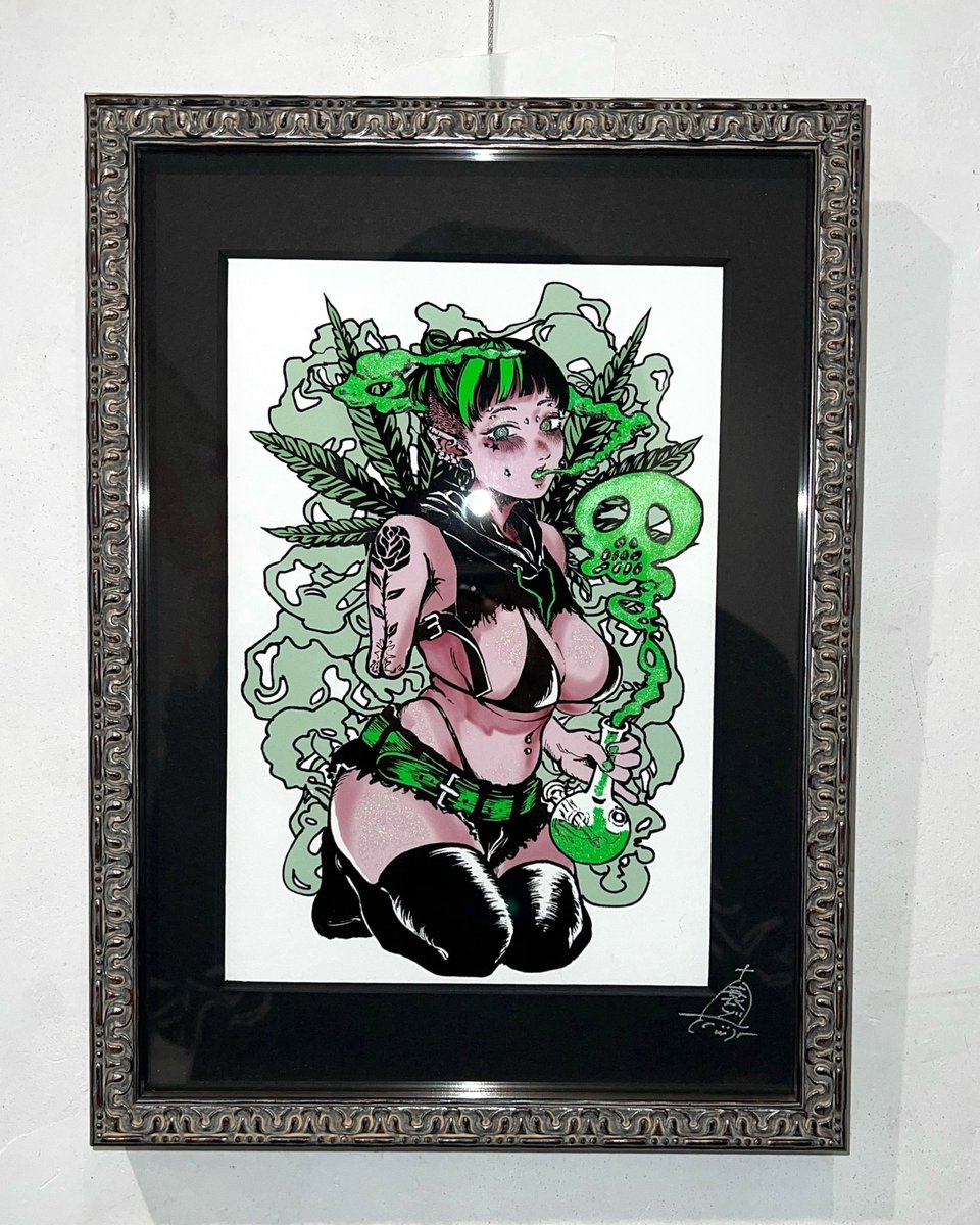 「植物管理人」

A4サイズ
煙、目、肌、ピアス、爪、服の金具部分などを偏光アクリル、シルバーペンで加筆
¥32000(額装・税・送料込) 