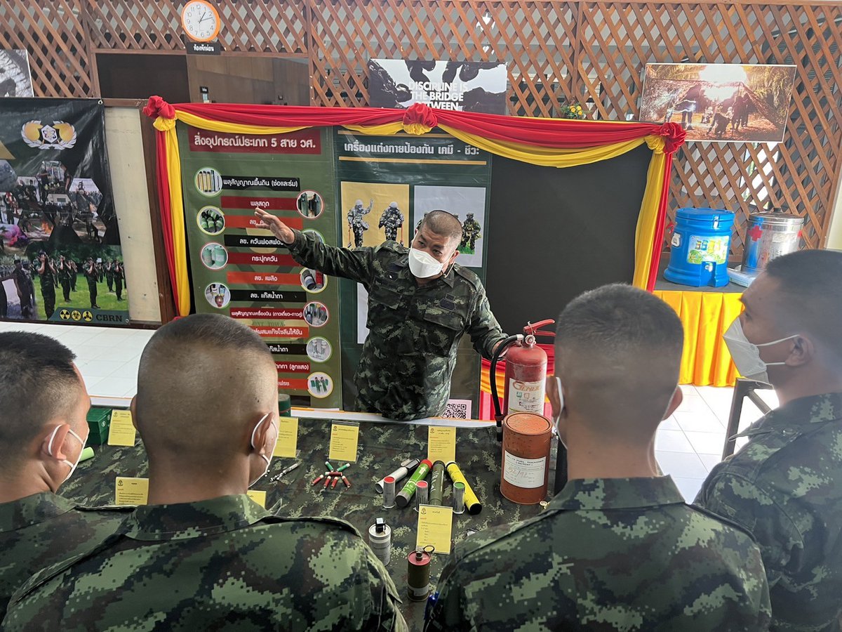 Infantry1000_2's tweet photo. 📌ร.15 พัน.2 การฝึกอบรมเคลื่อนที่ยุทโธปกรณ์สาย วศ. ประจำปี 2566 เพื่อให้กำลังพลได้มีความชำนาญในการใช้อุปกรณ์ทางสาย วศ. นำไปต่อยอดให้แก่กำลังพลของหน่วย ณ ร้อย.ค.หนัก ร.15 ค่ายวชิราวุธ อ.เมือง จ.นครศรีธรรมราช
#ร15พัน2ไม่เป็นรองใคร
#ศูนย์ประชาสัมพันธ์กองพันทหารราบที่2กรมทหารราบที่15 https://t.co/hf4hVC6aJZ