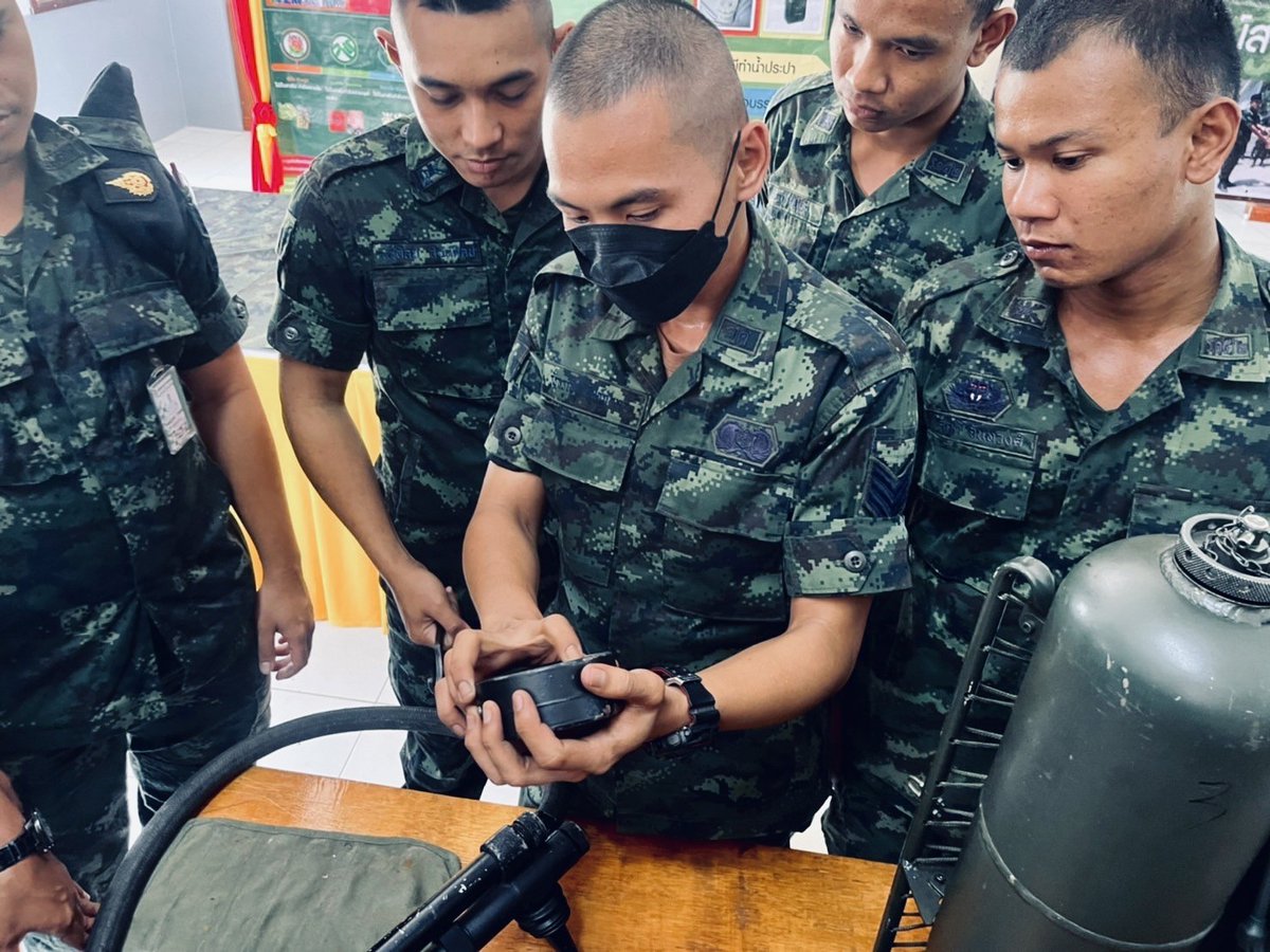 Infantry1000_2's tweet photo. 📌ร.15 พัน.2 การฝึกอบรมเคลื่อนที่ยุทโธปกรณ์สาย วศ. ประจำปี 2566 เพื่อให้กำลังพลได้มีความชำนาญในการใช้อุปกรณ์ทางสาย วศ. นำไปต่อยอดให้แก่กำลังพลของหน่วย ณ ร้อย.ค.หนัก ร.15 ค่ายวชิราวุธ อ.เมือง จ.นครศรีธรรมราช
#ร15พัน2ไม่เป็นรองใคร
#ศูนย์ประชาสัมพันธ์กองพันทหารราบที่2กรมทหารราบที่15 https://t.co/hf4hVC6aJZ