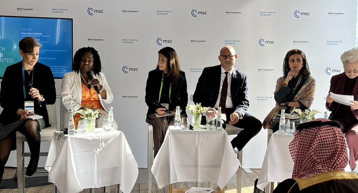 MichaelBroecker's tweet photo. Vor einem Jahr habe ich den Männer-Lunch der Wirtschaft auf der MSC fotografiert, heute besetzen die Frauen 50%aller Podien und dominieren Side Events/Diskussionen. Gut so! #msc2023 @MSCheusgen #Zeitenwende https://t.co/iDKWYNlIZh