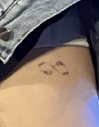 itsbeyuuuh_'s tweet photo. Her tattoo is showing!! 🫶🏻

#RBSNiyomjeansxFreenBecky https://t.co/1DudHQH7kN