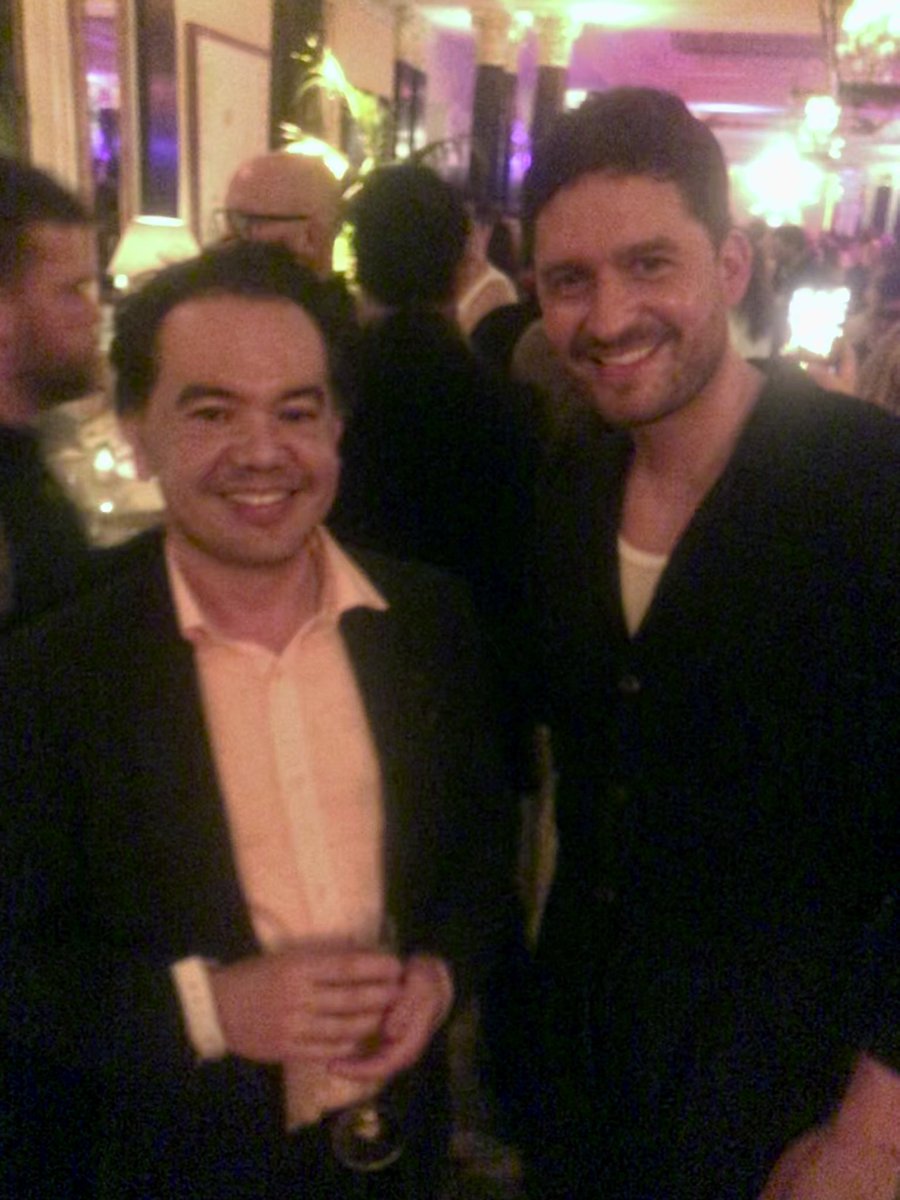 TonyLeeMoral's tweet image. Spoiler Alert! With talented Ben Aldridge @BenAldridgeFan @AldridgeArmy at the evening standard @EveningStandard @ESMagOfficial at the Dorchester @TheDorchester @DC_LuxuryHotels party last night tonyleemoralbooks.com #benaldridge @spoileralertmov @KnockAtTheCabin #SpoilerAlert