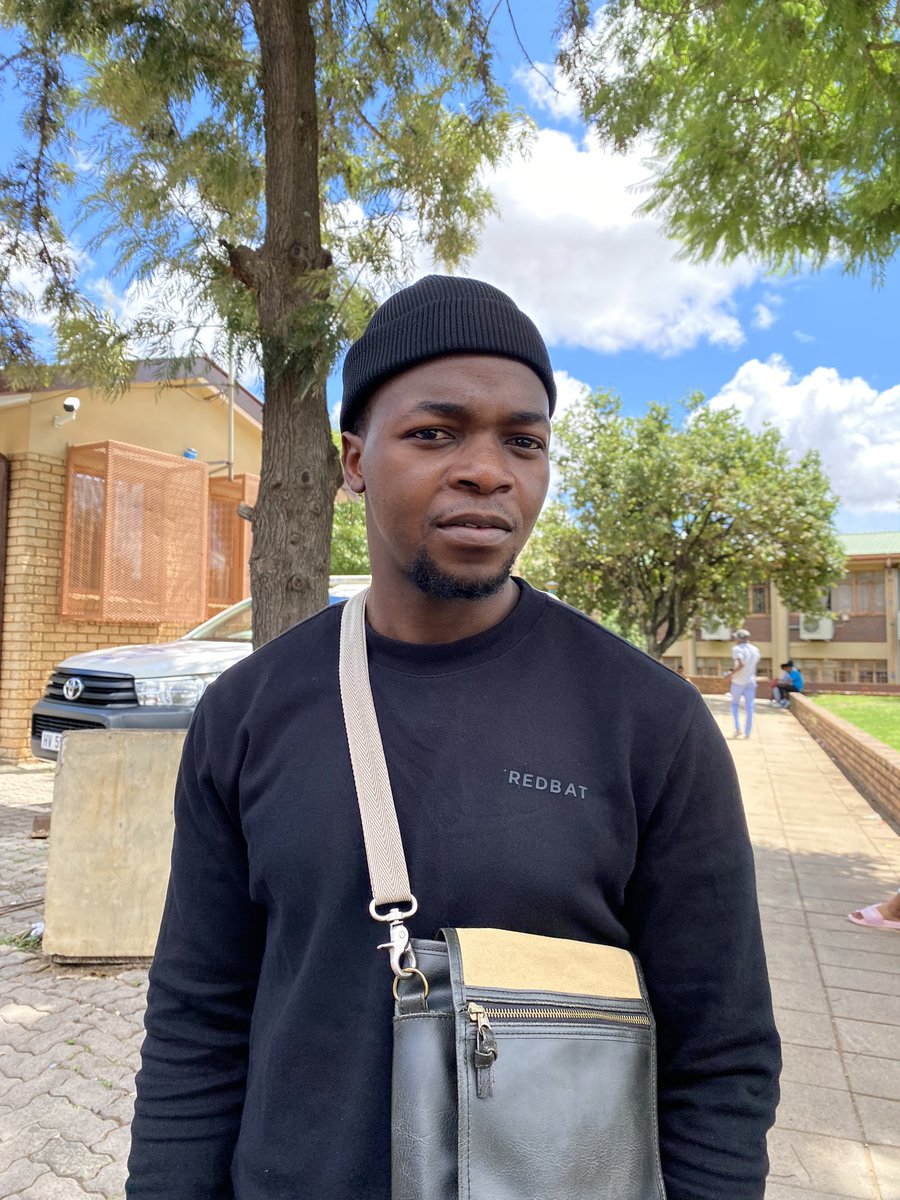 obendalo04's tweet photo. Lungani Zulu who is studying BEd says that he loves listening to MetroFM for trending news.  

#TUTJOURN2023 
#twitterchallenge https://t.co/sYMTChPxzJ